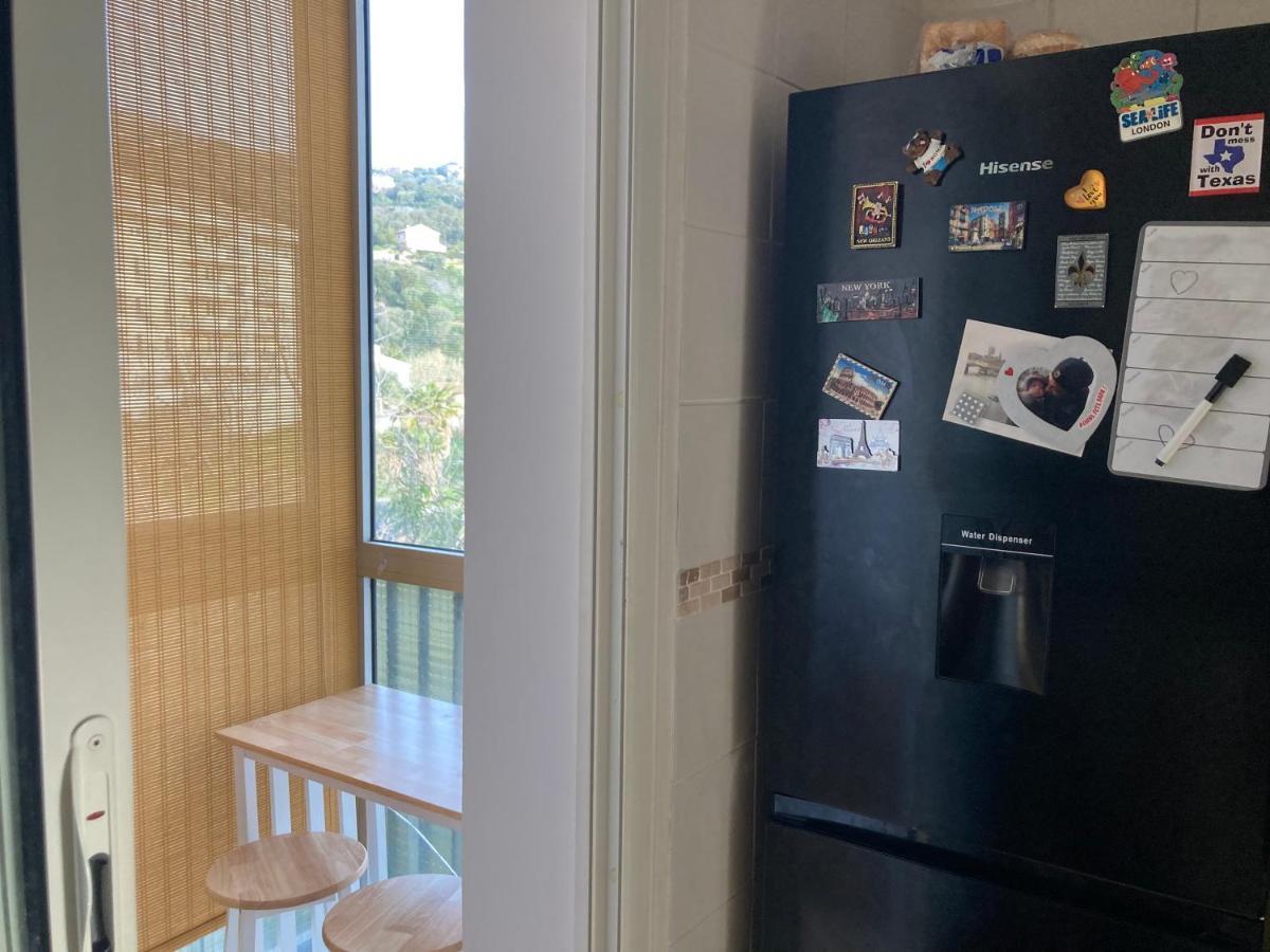 Location Chambre Avec Salle De Bain Et Partie Commune Sea View & Mountain View Renting 1 Of 3 Bedrooms With Shared Common Space 3 Bdrm Apt Not 1 Bdrm Plus Clime Ou Ac Μπαστιά Εξωτερικό φωτογραφία
